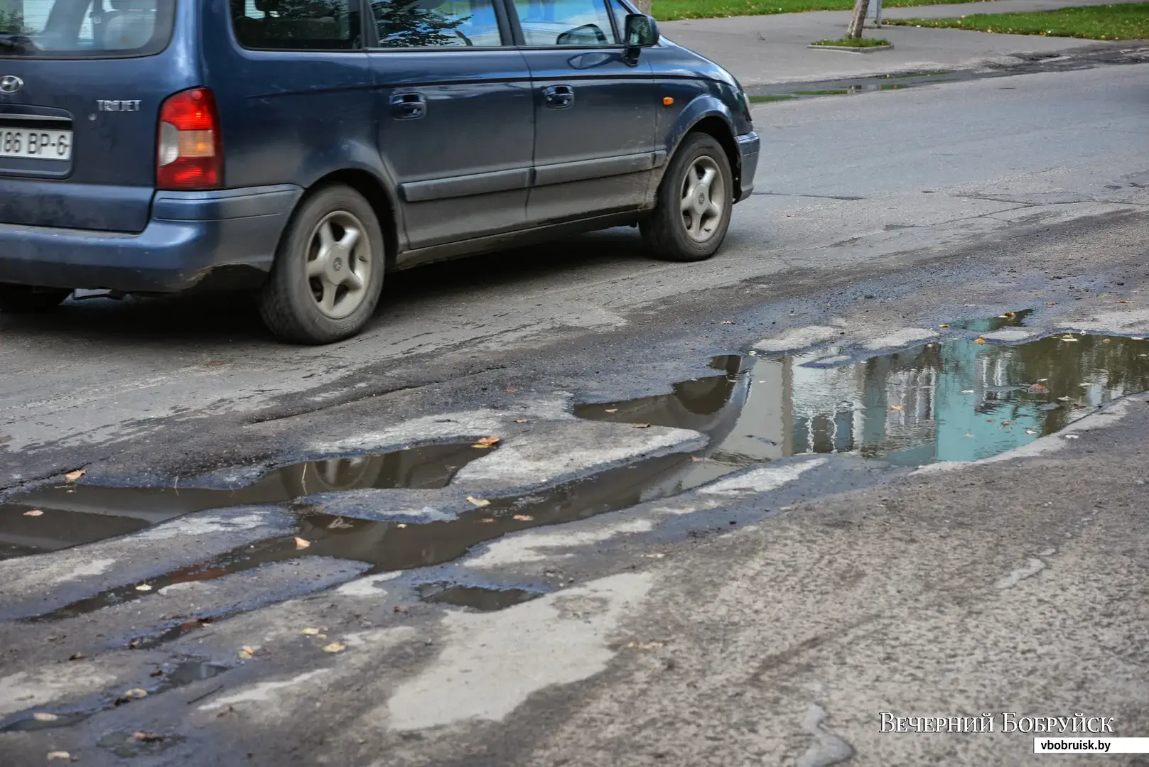 Бобруйск, 23 сентября 2013 года. Улица Орджоникидзе: состояние проезжей  части (15 фото) | bobruisk.ru