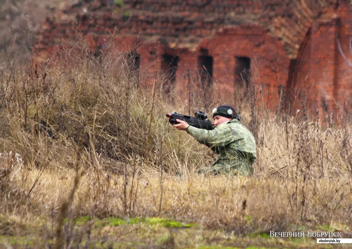 Фотохроника, 8 января 2014 года. Часть 1. ЛазерТаг в Бобруйске: имитация  боевых действий с использованием оружия (30 фото) | bobruisk.ru