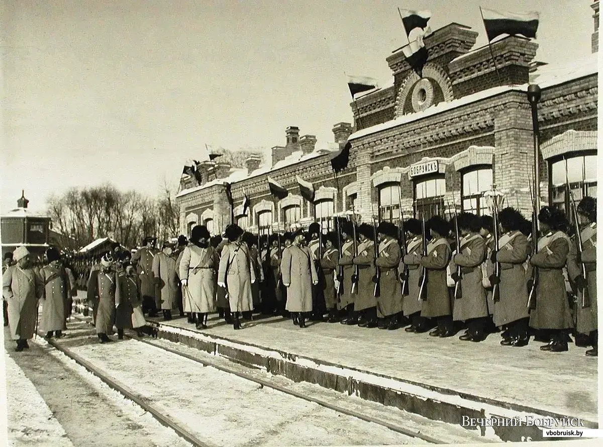 Ремонт мягкой мебели на речном вокзале