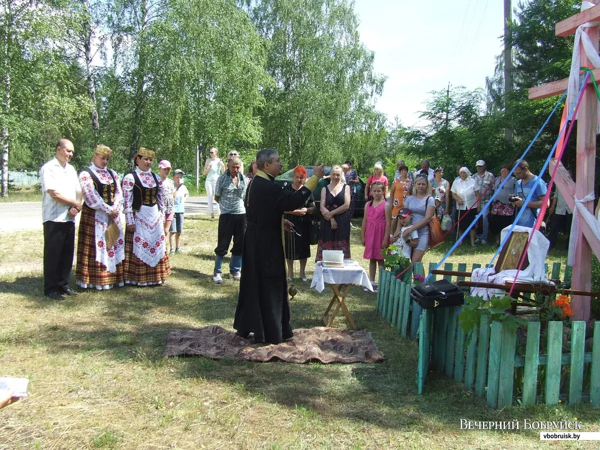 В Петровичах отпраздновали Троицу | bobruisk.ru