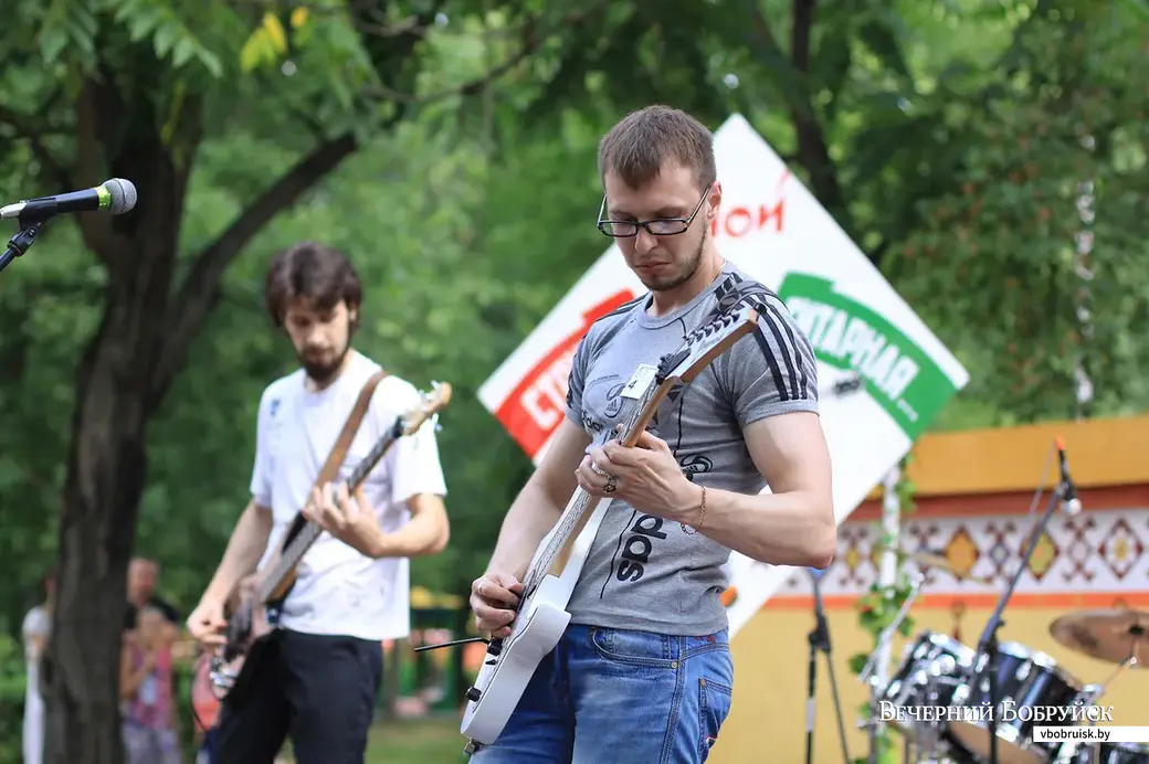 Конкурс гитаристов в бобруйском парке в 2016-м.