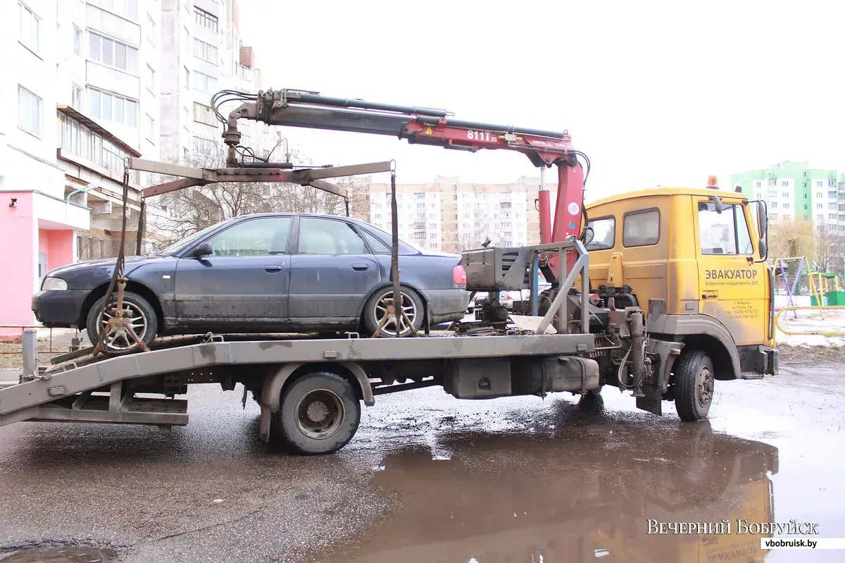 А куда ставить?» Как ГАИ эвакуировала машины из дворов Бобруйска | bobruisk .ru