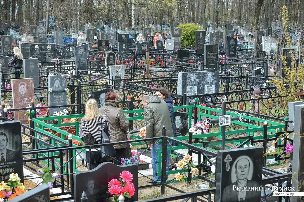 Бобруйск. Радуница на «Минском» кладбище. Фото из архива «ВБ».