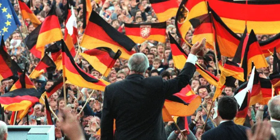 Канцлер ФРГ Гельмут Коль, 1990. Foto: Heinz Wieseler/dpa.