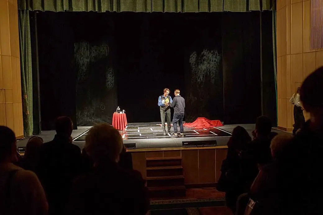 После моноспектакля «Цветы для Элджернона». Фото: teatr-bobr.by