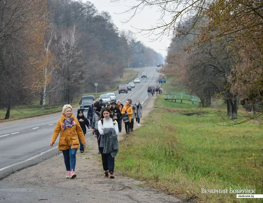 03.11.2018. Воспитанники Центра туризма, краеведения и экскурсий детей и молодежи города Бобруйска и члены еврейской общины почтили память узников Бобруйского гетто,