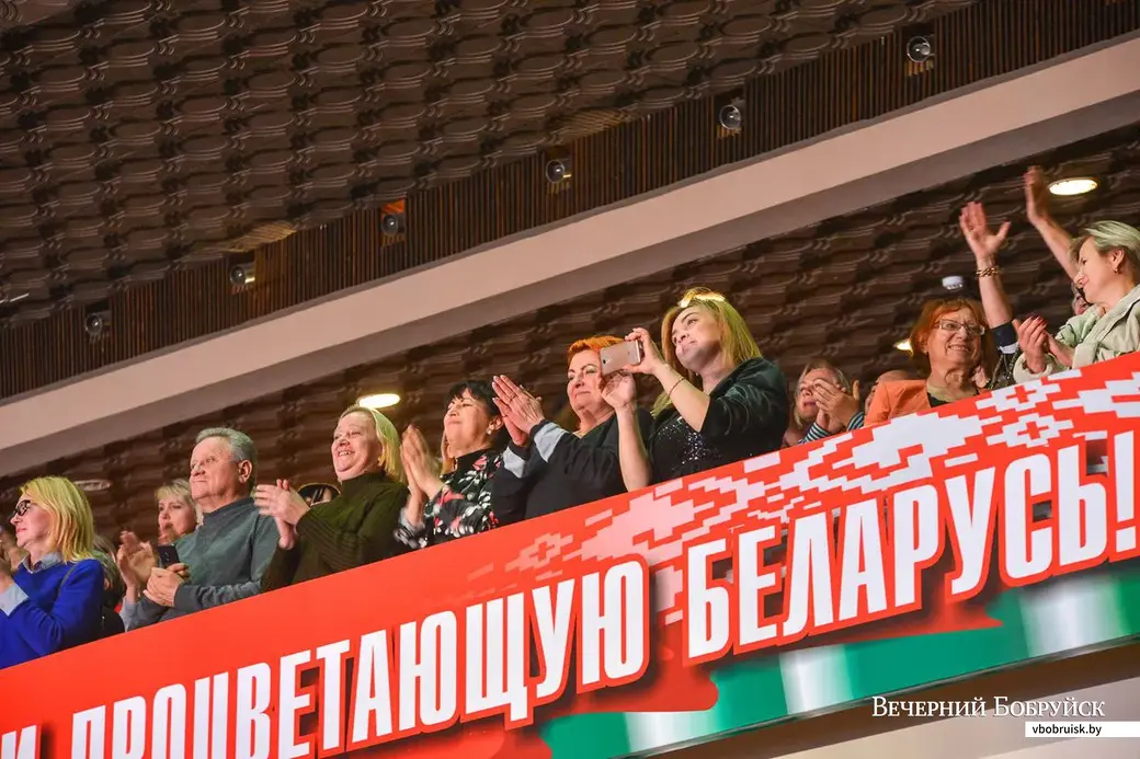 08.11.2018. Хор Турецкого на сцене Дворца искусств города Бобруйска