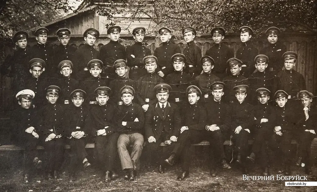 Выпускники Бобруйской мужской гимназии 1916 года.