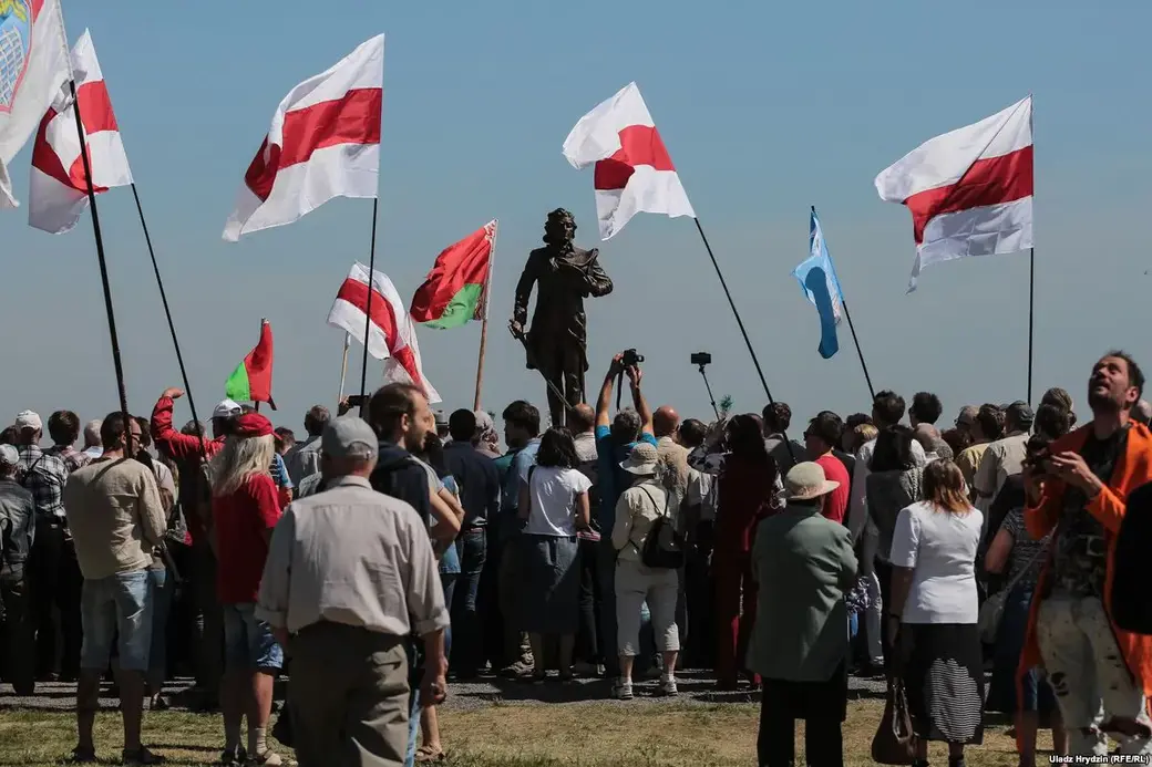 Открытие памятника Тадеушу Костюшко в музее-усадьбе; май 2018г. Фото Радыё Свабода