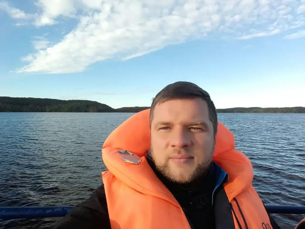 Артемий в путешествии по Ладожскому озеру.