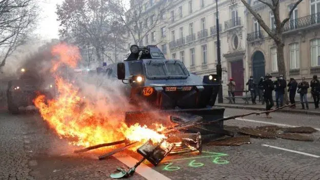 Протесты в Париже. Фото EPA