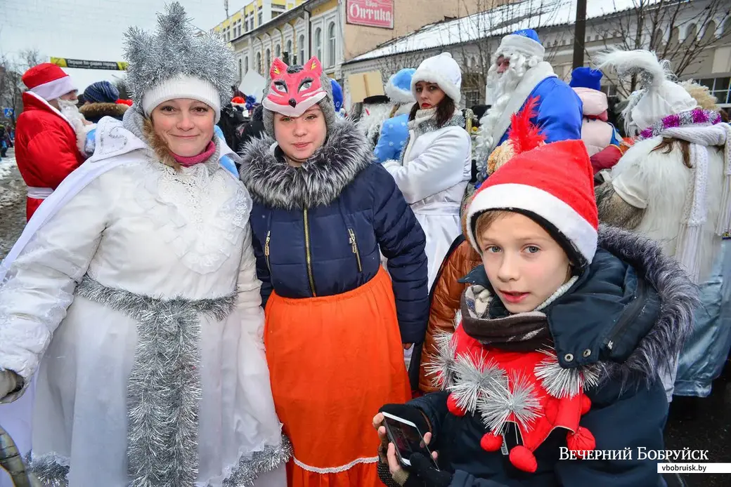 23.12.2018. Театрализованное шествие Дедов Морозов и Снегурочек «Новогодний флекс»
