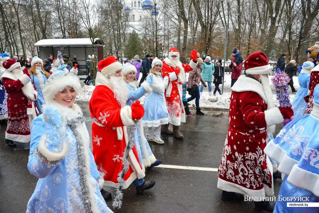 23.12.2018. Театрализованное шествие Дедов Морозов и Снегурочек «Новогодний флекс»