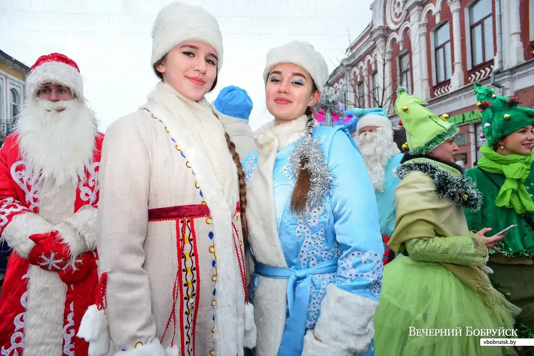 23.12.2018. Театрализованное шествие Дедов Морозов и Снегурочек «Новогодний флекс»