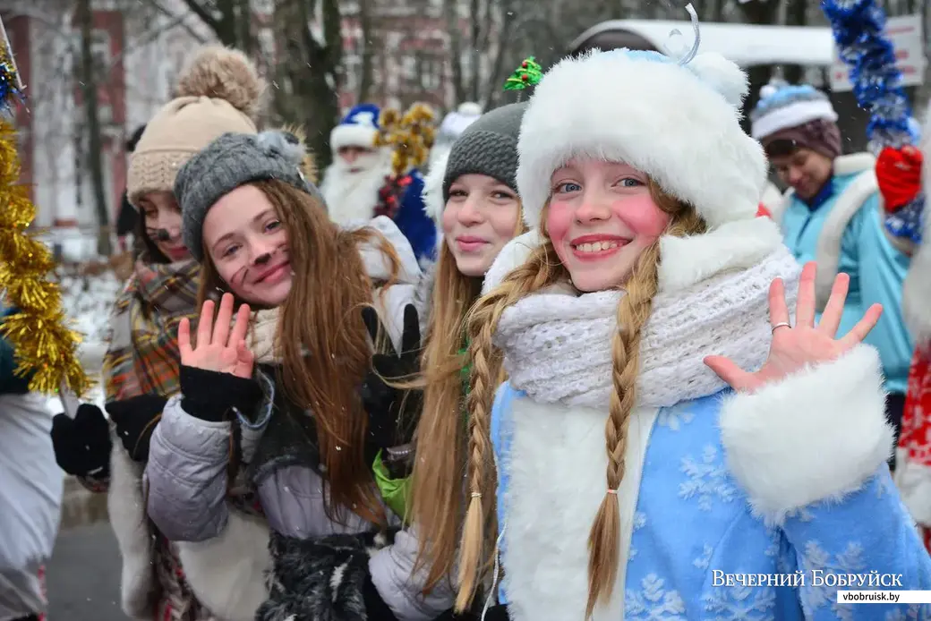 23.12.2018. Театрализованное шествие Дедов Морозов и Снегурочек «Новогодний флекс»