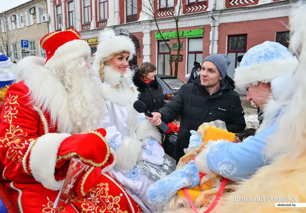 23.12.2018. Театрализованное шествие Дедов Морозов и Снегурочек «Новогодний флекс»