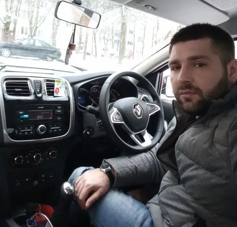 Руслан Гуков, водитель такси 7970, в этом году впервые будет работать в новогоднюю ночь. Фото из личного архива.