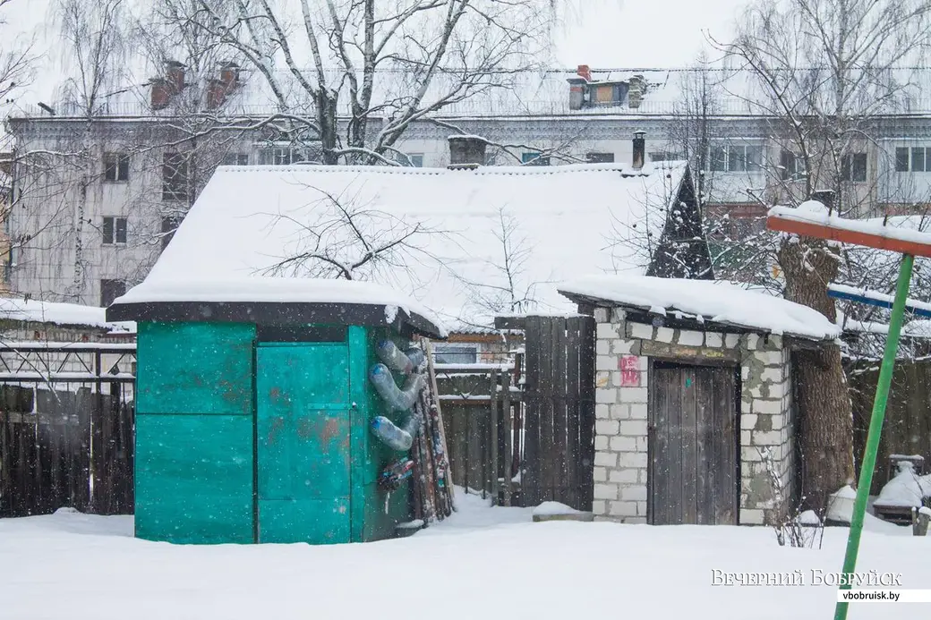 Во дворе дома по ул. Интернациональной, 54
