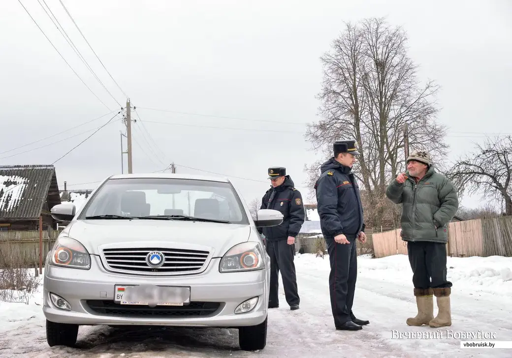 06.02.2019. Начальник уголовно-исполнительной инспекции Бобруйского РОВД Владимир Смык и начальник милиции общественной безопасности Бобруйского РОВД Рустам Хамдамов