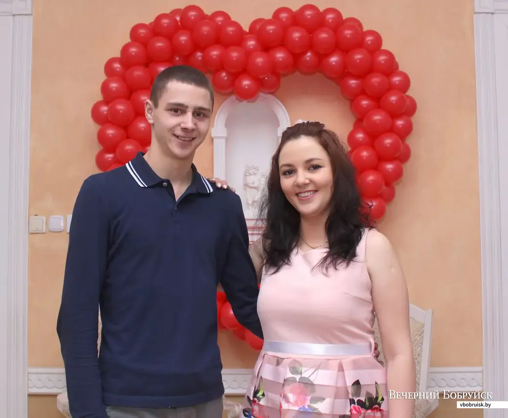 24-летний Сергей Антипенко и 26-летняя Оксана Шункевич.
