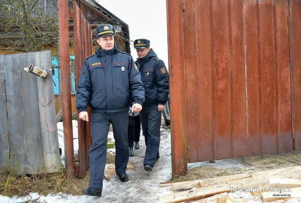 06.02.2019. Начальник уголовно-исполнительной инспекции Бобруйскогоо РОВД Владимир Смык и начальник милиции общественной безопасности Бобруйскогоо РОВД Рустам Хамдамов