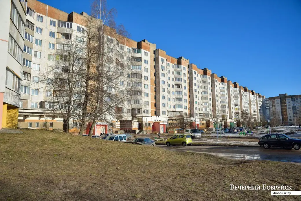 В доме №21 на улице Ульяновской меняют 17 лифтов из 28-ми. Впервые с 1998 года. Фото: Александр ЧУГУЕВ