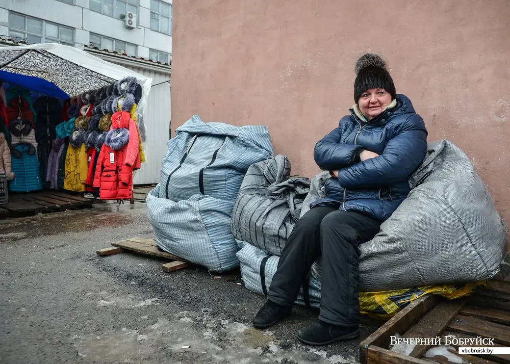 20.02.2015, Бобруйск. Бобруйский рынок. Исход предпринимателей. Фото Александра Чугуева.