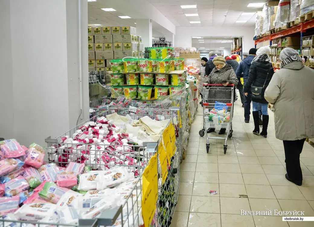 Покупатели в одном из магазинов Бобруйска. Фото носит иллюстративный характер.