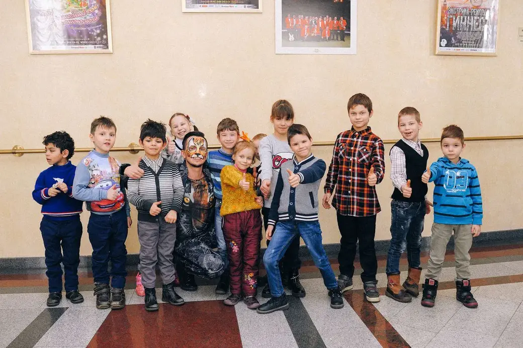 Воспитанники Бобруйского детского дома. с Денисом Шеметом.