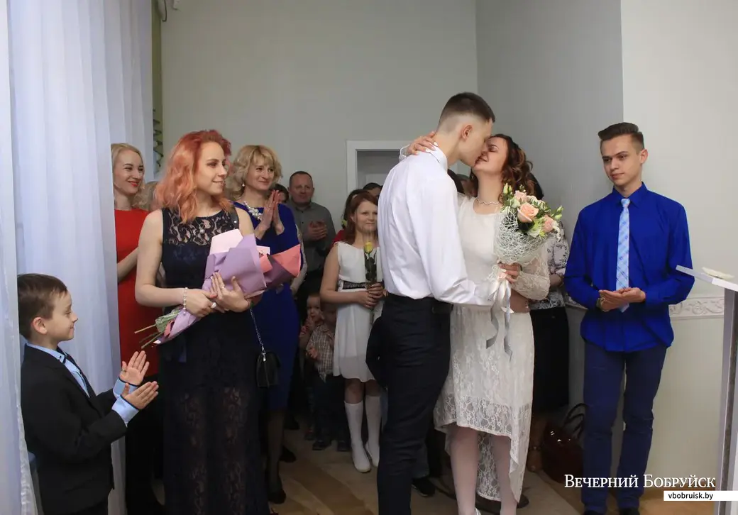 Владислав и Дарья Малышевы зарегистрировали свой брак 22 марта.