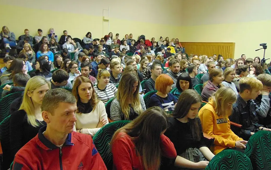 Встреча с председателем правления ОАО «АСБ Беларусбанк» Виктором Ананичем в лесотехническом колледже Бобруйска.