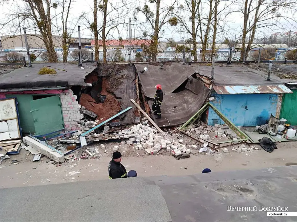 29.03.2019. Бобруйск, взрыв в ГСК № 2 на ул. Рокоссовского. Два из трех пострадавших гаражей уже разрушены
