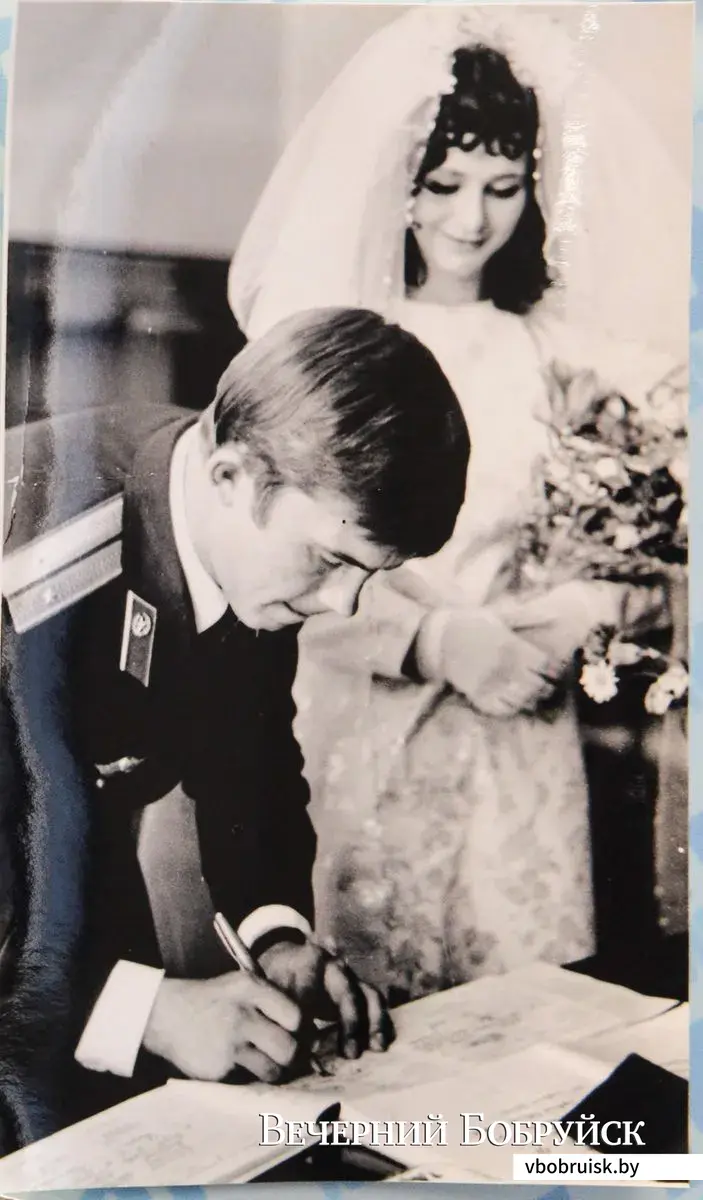 10.04.2019. Архивные фотографии в отделе загс Бобруйского горисполкома