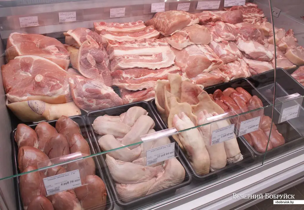 В пятом микрорайоне открылся фирменный магазин Бобруйского мясокомбината «Якдома».