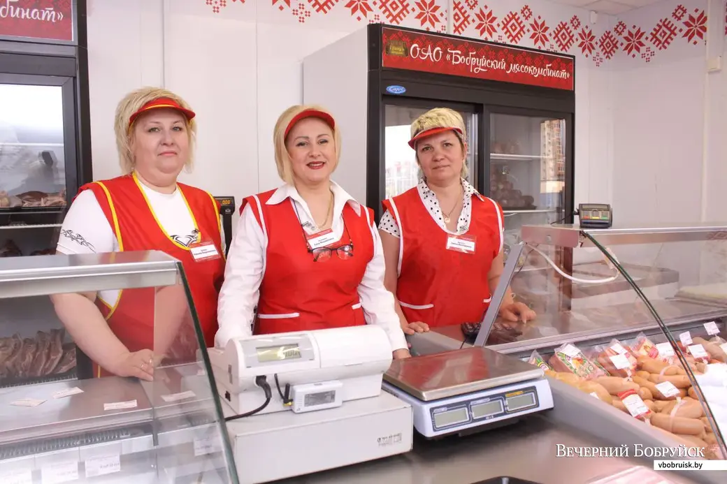 В пятом микрорайоне открылся фирменный магазин Бобруйского мясокомбината «Якдома».