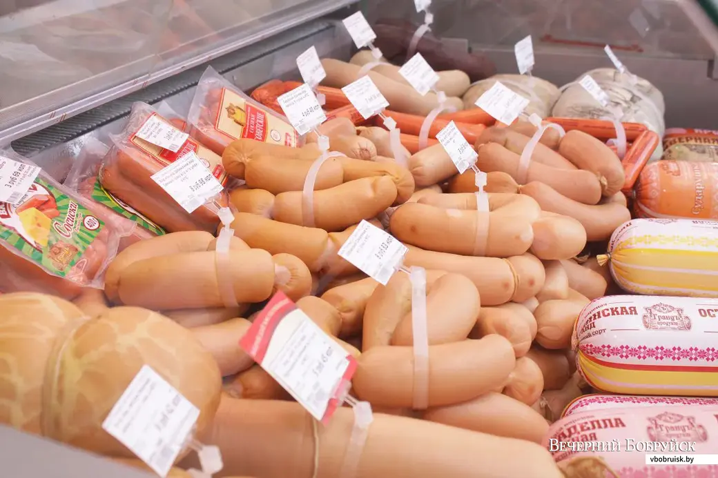 В пятом микрорайоне открылся фирменный магазин Бобруйского мясокомбината «Якдома».