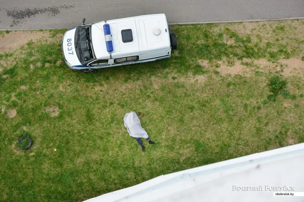 21.05.2019. Из окна 18-этажного дома в Бобруйске выпал молодой мужчина