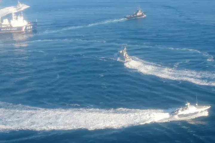 Украинские корабли окружены российскими в Чёрном море. Фото Пограничного управления ФСБ России