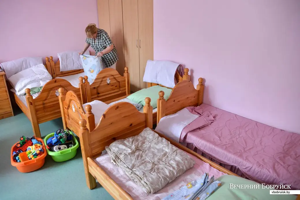 16.05.2019. Бобруйская государственная специальная школа-интернат для детей с нарушением слуха. Спальня для малышей