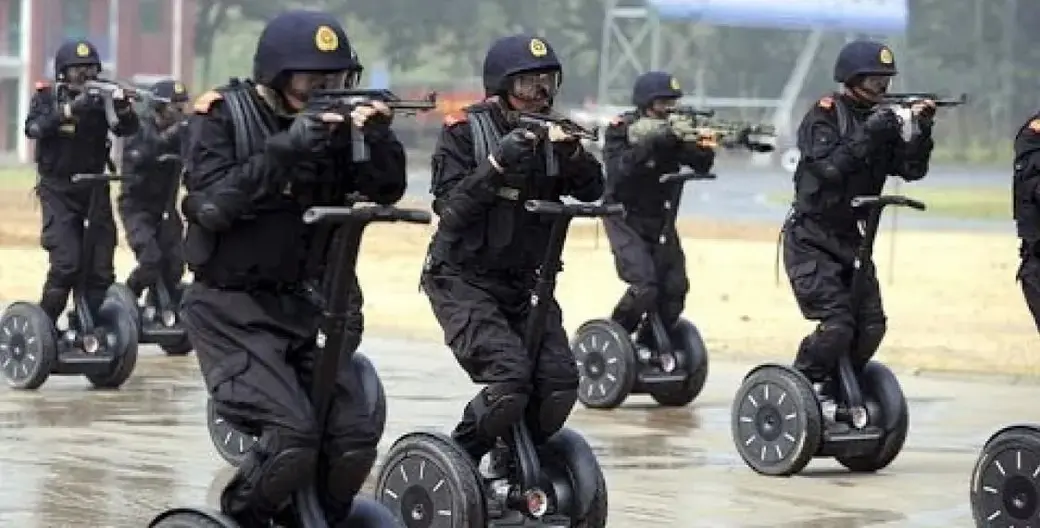 Китайский спецназ на Segway.
