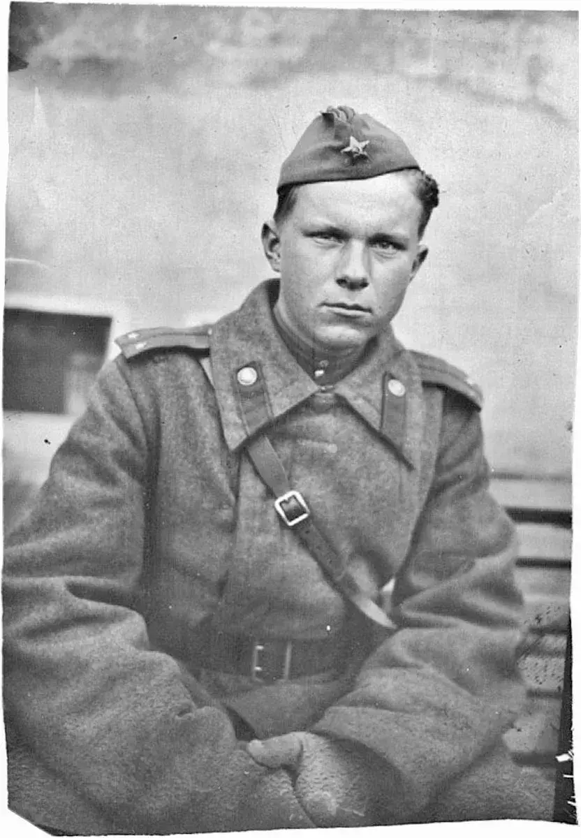 Васіль Быкаў у 1944-м.