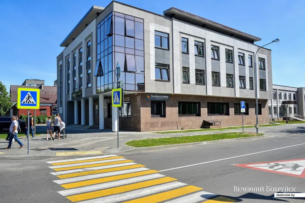 25.06.2019. Здание БТИ на улице Комсомольской готово к торжественному открытию.