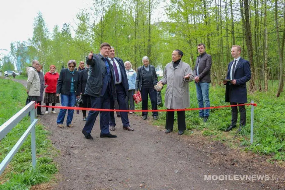 Торжественное открытие перил.