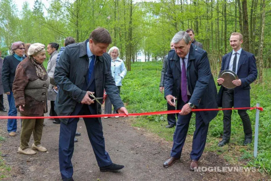 Торжественное открытие перил.