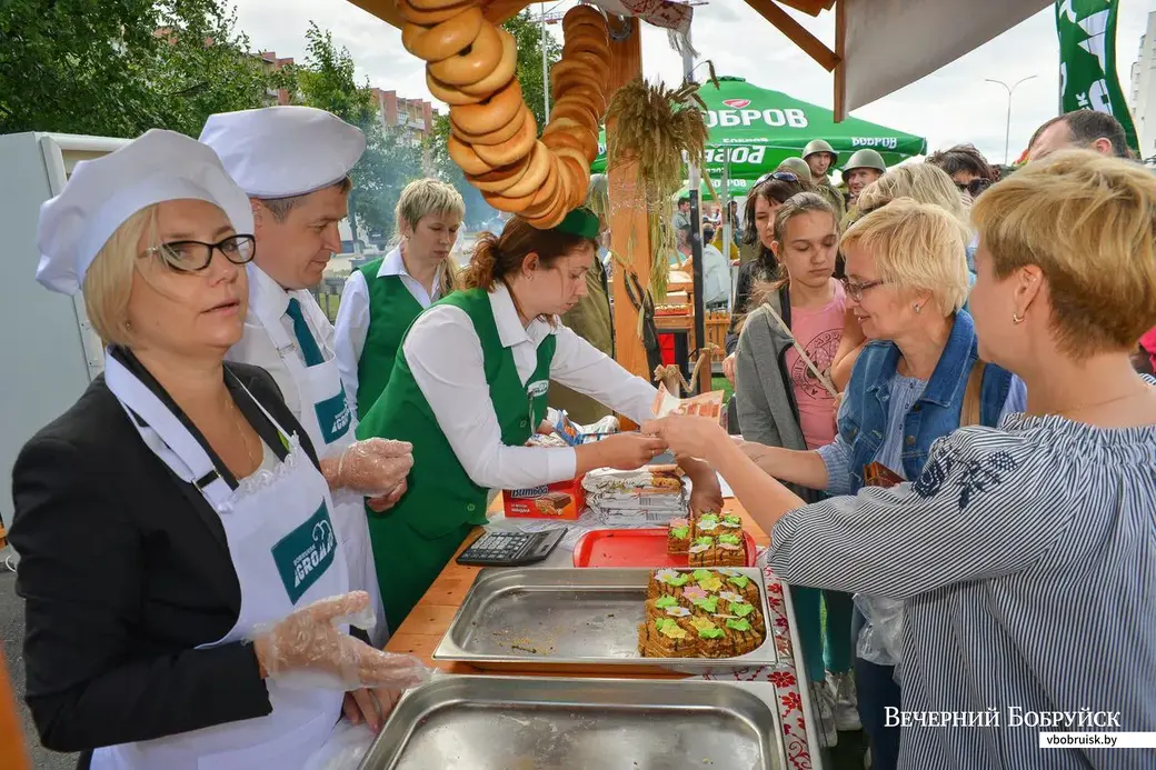 29.06.2019. Фестиваль «Запрашаем смачна есцi!» c дегустацией белорусских блюд от руководителей предприятий города