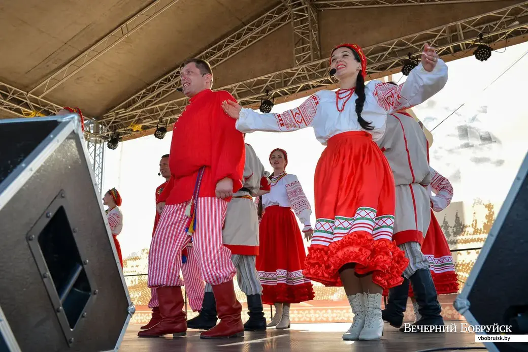 29.06.2019. Праздничный концерт участников Международного фестиваля народного творчества «Венок дружбы» в Бобруйске