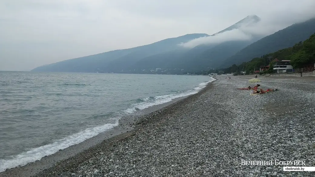 В начале июня вода была уже достаточно прогретая. Однако туристов было еще совсем немного.