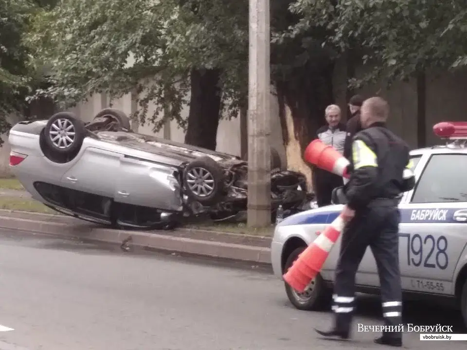 11.09.2019, Бобруйск. Авария на Урицкого. Фото Телеграм-канала «Дороги Бобруйска»