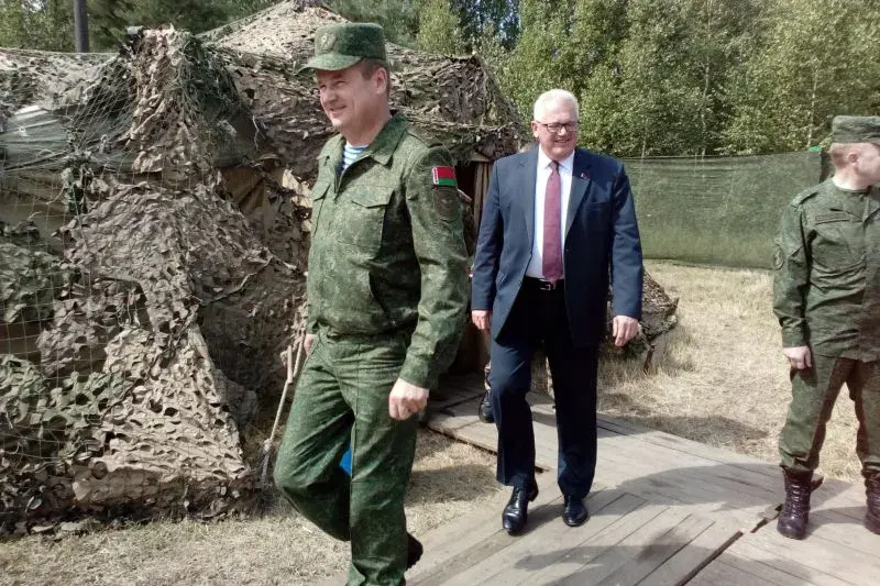 13.07.2019. Министр обороны Андрей Равков и министр образования Игорь Карпенко на базе бригады спецназа
