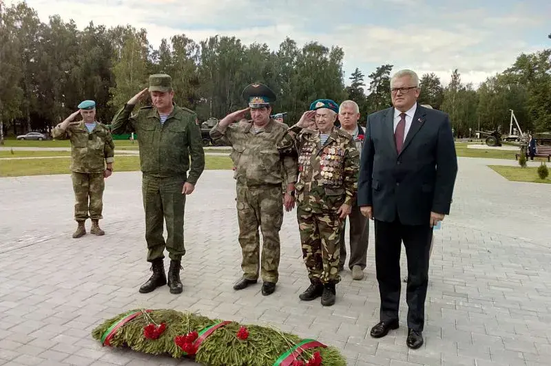 13.07.2019. Министр обороны Андрей Равков и министр образования Игорь Карпенко на базе бригады спецназа
